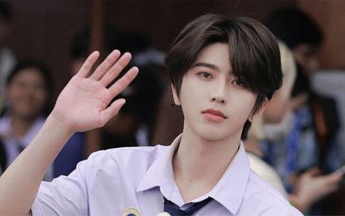 蔡徐坤八卦爆料最新消息,神秘女友身份引热议！”