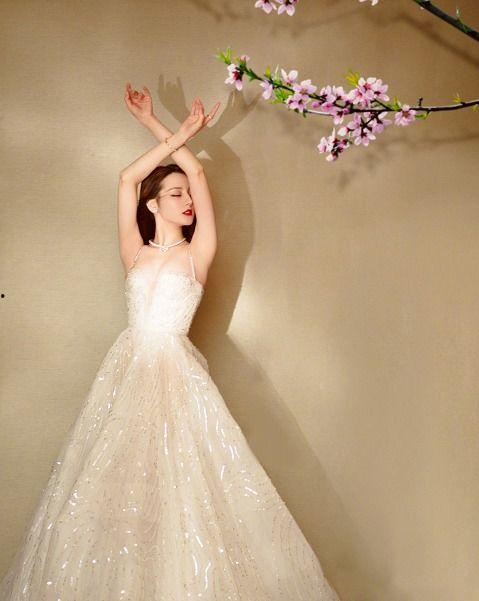 迪丽热巴最新消息大爆料,揭秘明星背后的故事